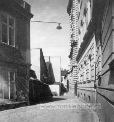 zaniklá Synagogní ulice (synagoga zcela vzadu vpravo)