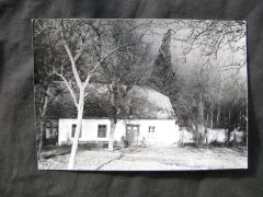 hrobnický domek; zbořen v roce 1984
