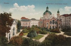 dobová pohlednice města se synagogou