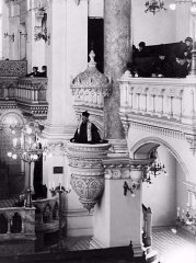 historické foto interiéru synagogy
