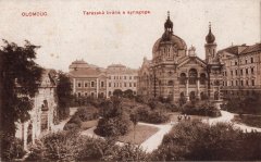 synagoga na dobové pohlednici