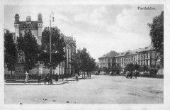 dobová pohlednice města se synagogou