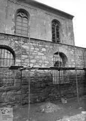 starší foto synagogy (v pozadí)