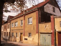 přestavěná zbývající třetina synagogy - pohled zprava
