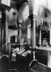 historické foto interiéru synagogy