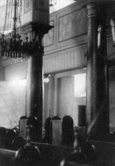 historické foto interiéru synagogy