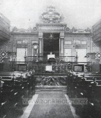historické foto interiéru synagogy