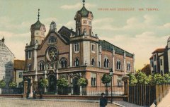 historická pohlednice se synagogou