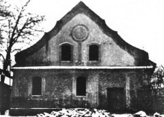 západní průčelí synagogy