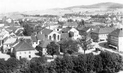 celkový pohled na město se synagogou