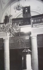 historické foto interiéru synagogy
