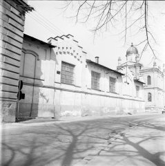 synagoga před demolicí (v pozadí)
