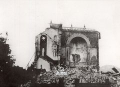 vypálená a z větší části zbořená synagoga