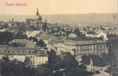 dobová pohlednice města se synagogou