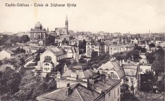 dobová pohlednice města se synagogou (vlevo v pozadí)