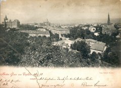 dobová pohlednice města se synagogou