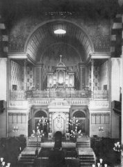 historické foto interiéru synagogy