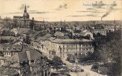 dobová pohlednice města se synagogou