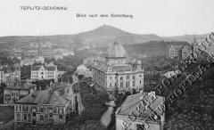 dobová pohlednice města se synagogou