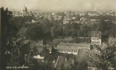 celkový pohled na město a synagogu