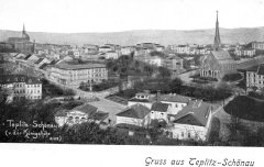 dobová pohlednice města se synagogou (v pozadí vlevo)