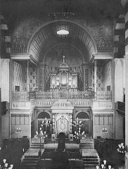 historické foto interiéru synagogy