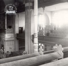 historické foto interiéru synagogy