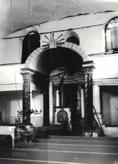 historické foto interiéru synagogy - aron ha-kodeš