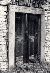 levý (severnějšíí) portálek