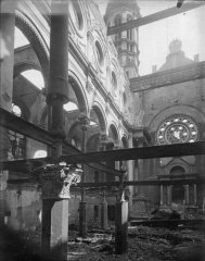 vybombardovaná synagoga