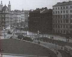 historické foto věží synagogy (vlevo nahoře)