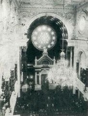 historické foto interiéru synagogy