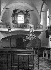 starší foto interiéru kostela - kruchta