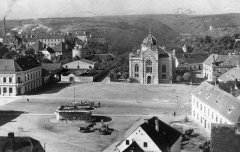 náměstí se synagogou