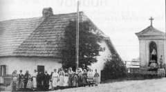 historické foto kapličky (zcela vpravo)