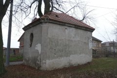 pohled zezadu zleva