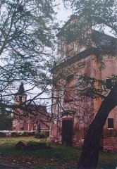 starší foto obou kostelů