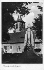 kostel na dobové pohlednici