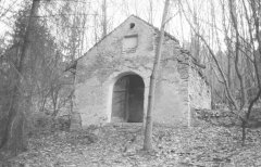 severní průčelí (od silnice)