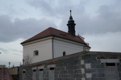 pohled zezadu zleva