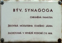 informační tabulka na bývalé synagoze