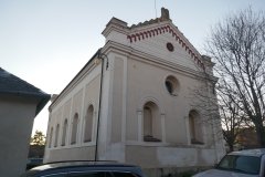 pohled zezadu zprava
