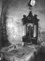 starší foto interiéru synagogy