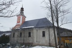 pohled zezadu zprava