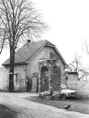 kaplička před opravou