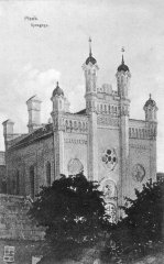 dobová pohlednice s motivem synagogy