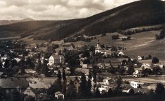 starší foto zvoničky (vpravo od kostela)
