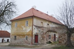 pohled zezadu zprava
