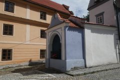 pohled zepředu zprava