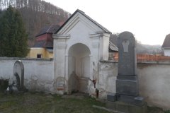 kaple křížové cesty zepředu zprava